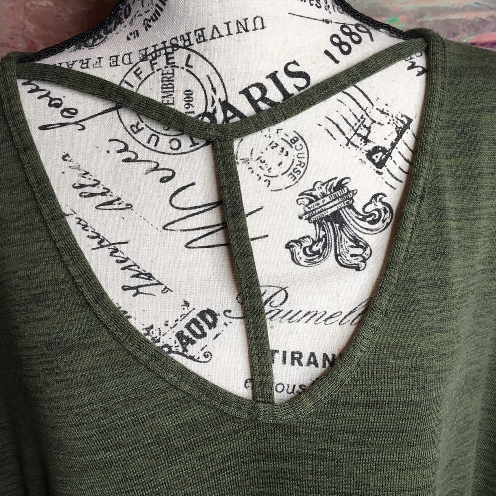 Boohoo 🌸SOLD🌸 Peep Chest Shirt - Picture 6 of 6